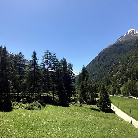 B&B Matterhorn Golf Randa Bagian luar foto